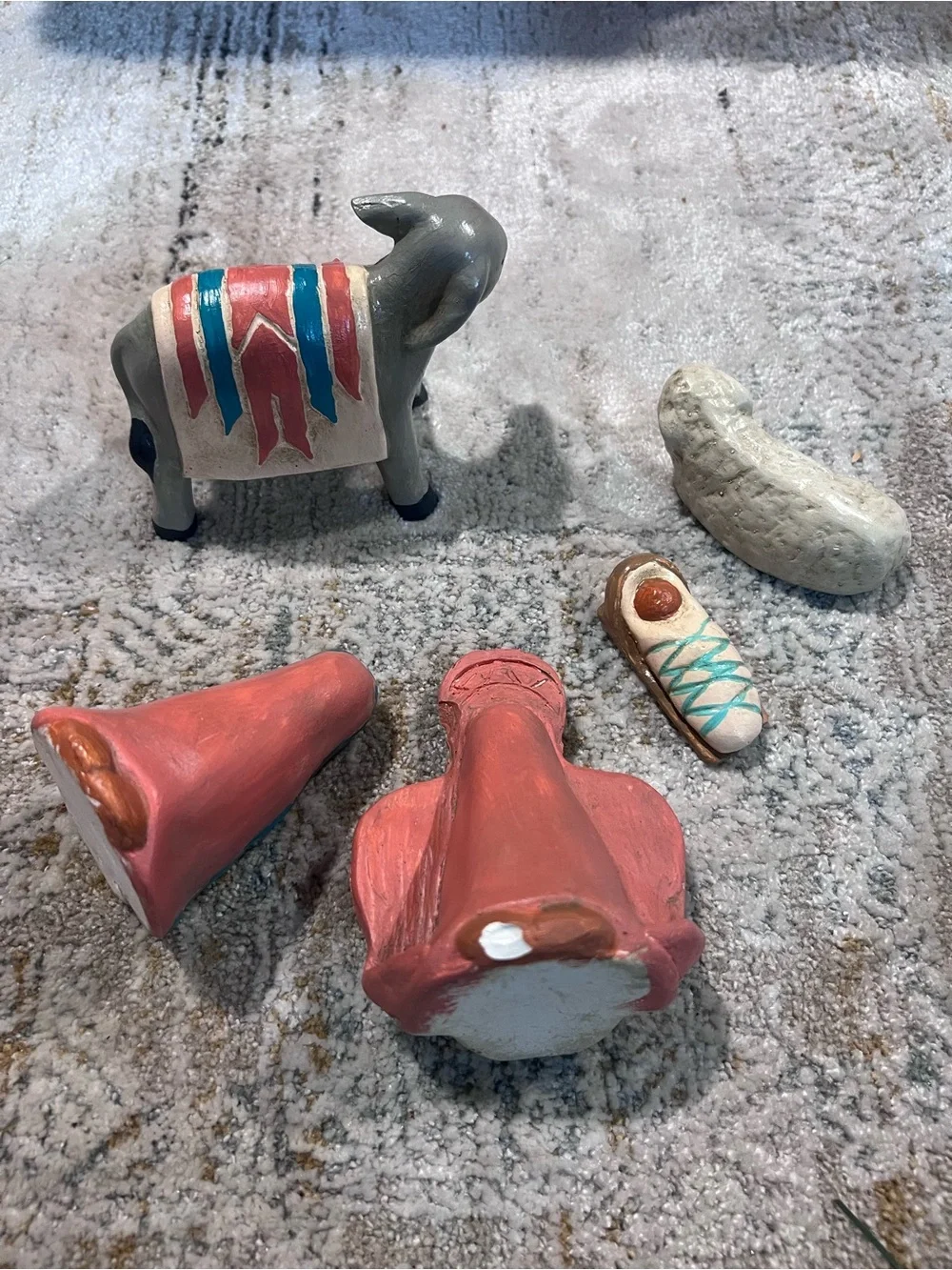 Pueblo Southwestern hand-painted nativity set made of plaster z99